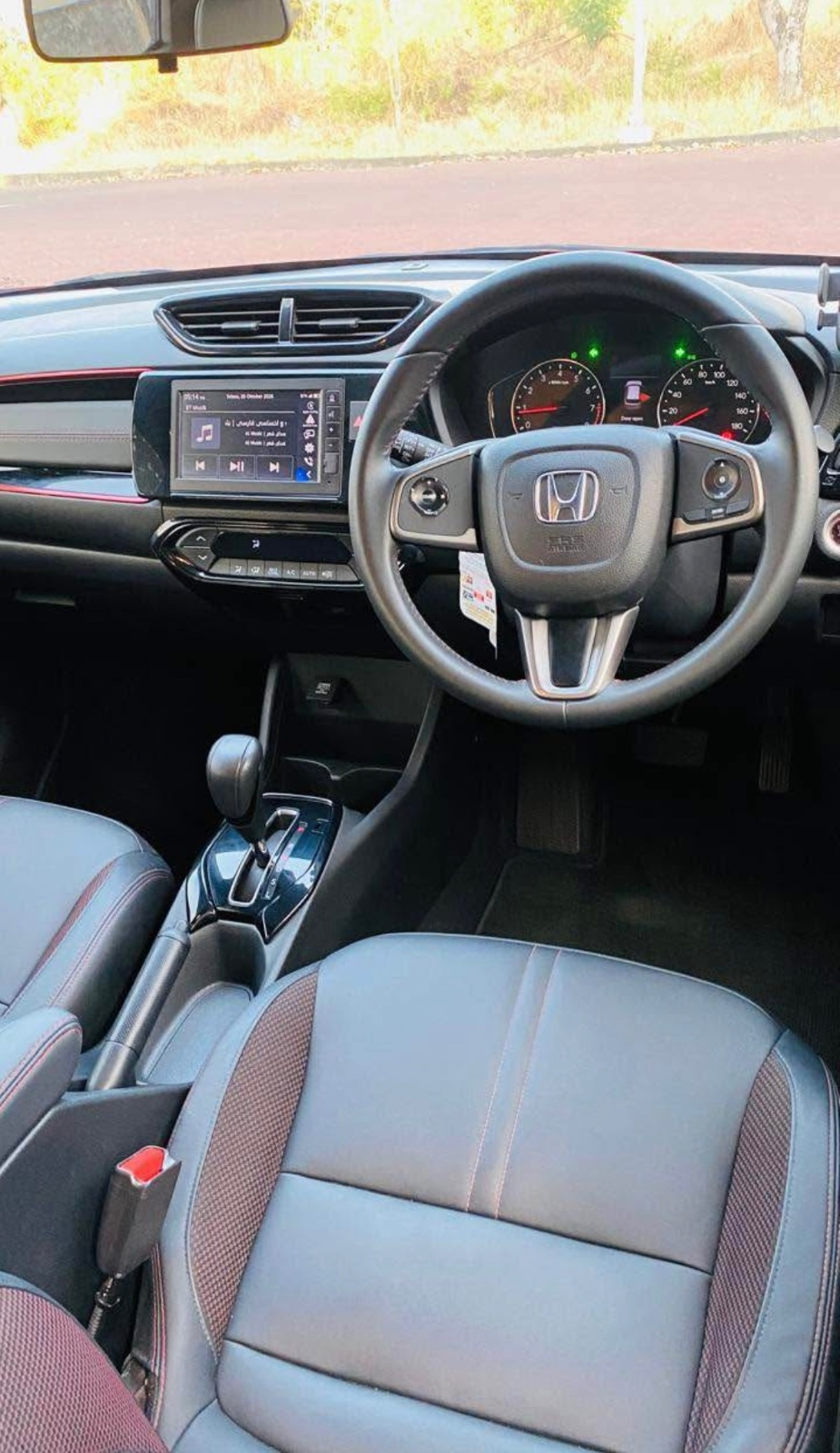 Foto Honda WR-V 2023 tampak 6