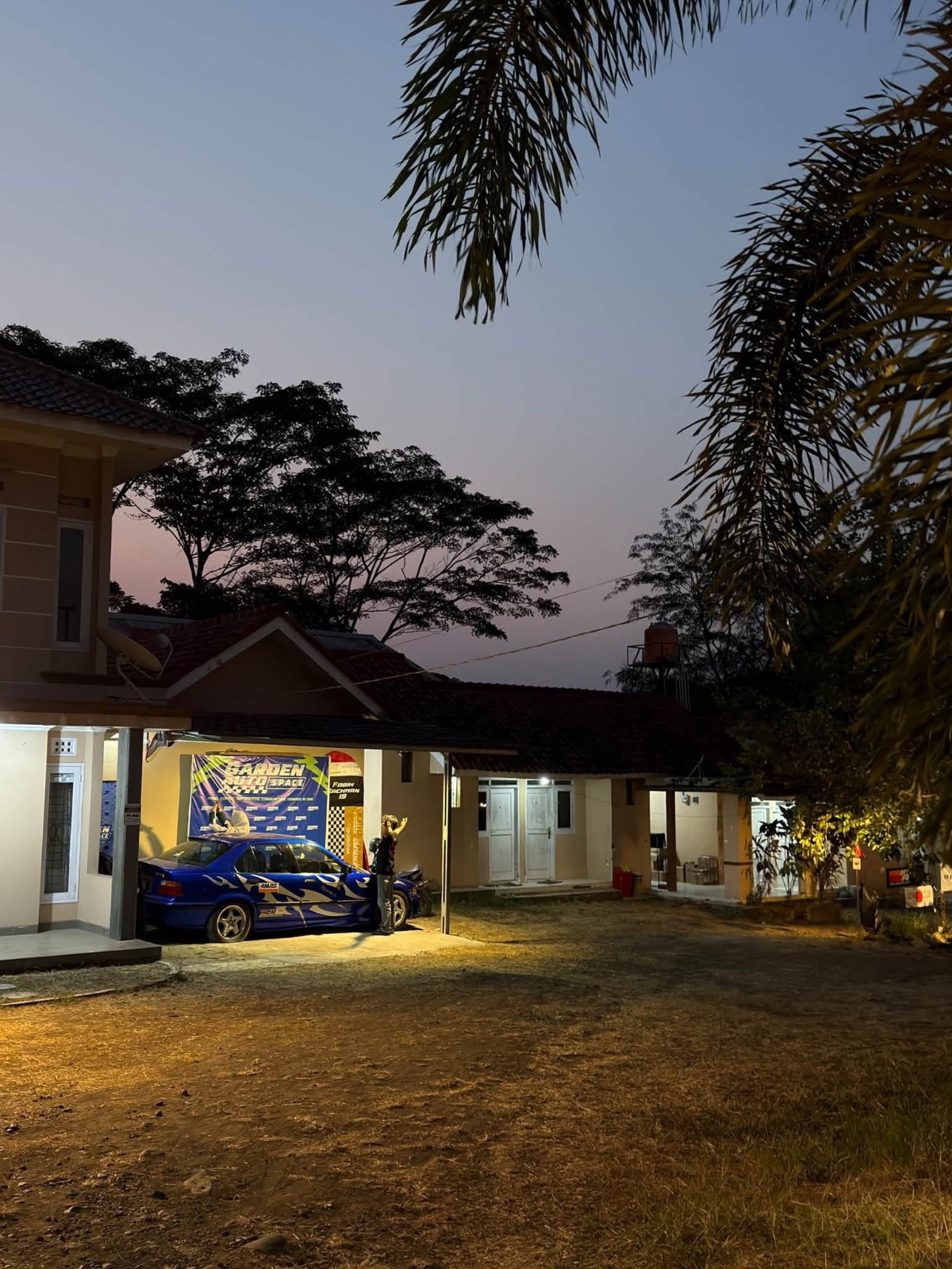 Foto Dijual tanah rumah,kost & cafe tampak 5