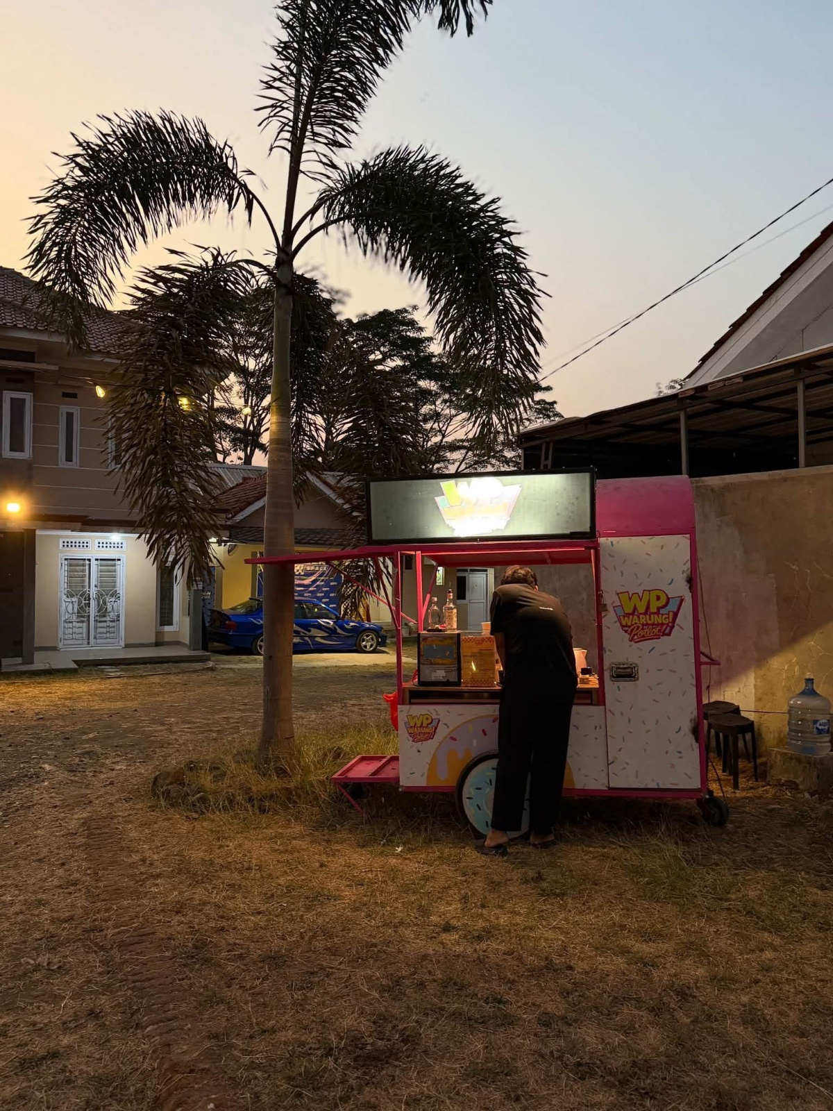 Foto Dijual tanah rumah,kost & cafe tampak 4