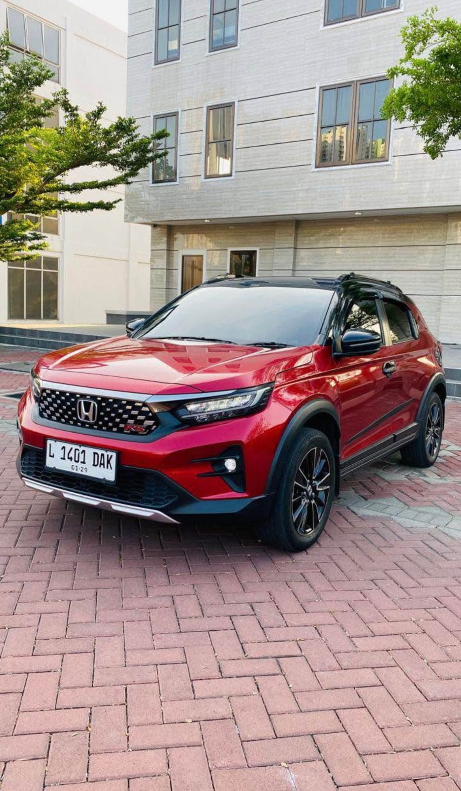 Foto Honda WR-V 2023 tampak 10