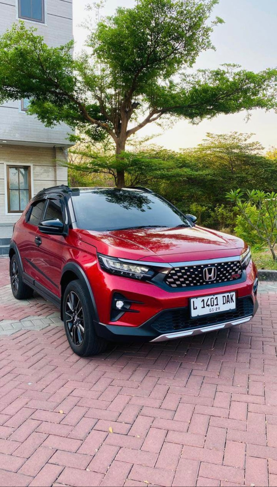 Foto Honda WR-V 2023 tampak 8