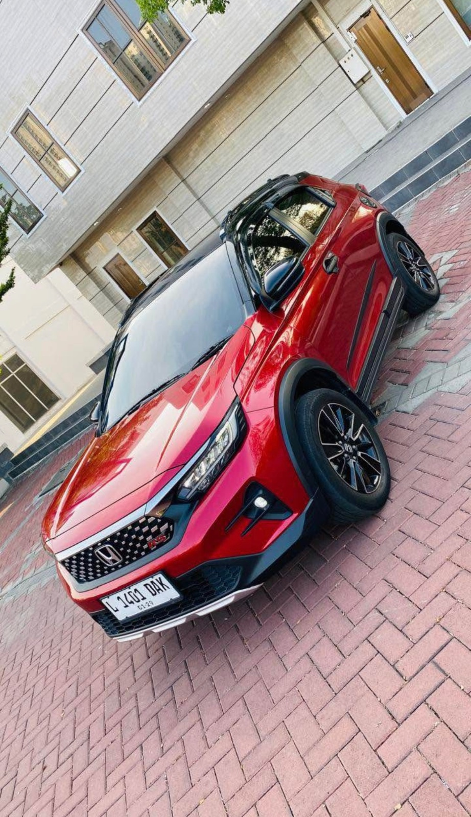 Foto Honda WR-V 2023 tampak 2