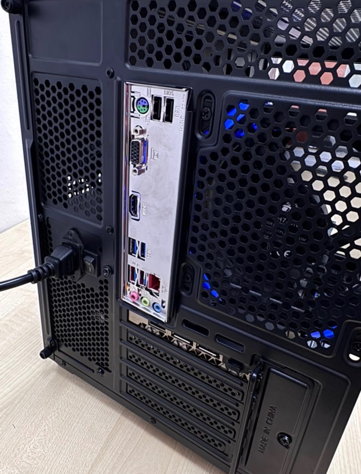 Foto Pc gaming fullset tampak 4
