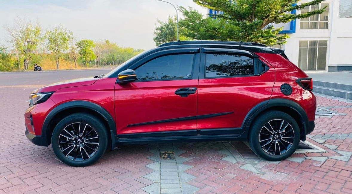 Foto Honda WR-V 2023 tampak 9
