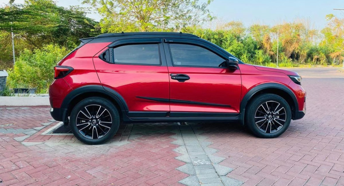 Foto Honda WR-V 2023 tampak 3